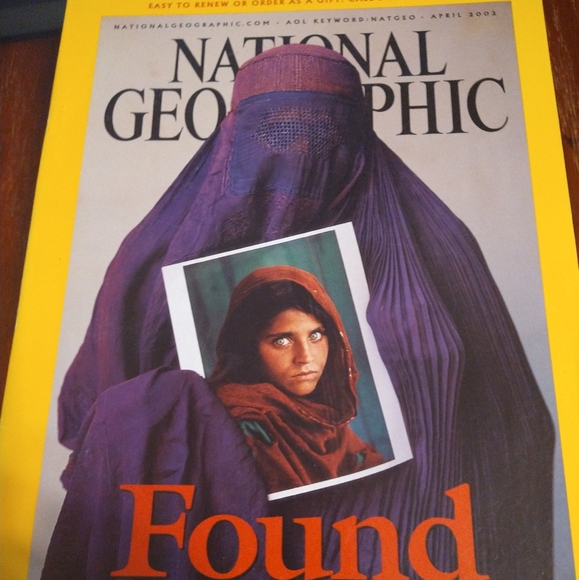 Vintage National Geographic Magazine April 2002